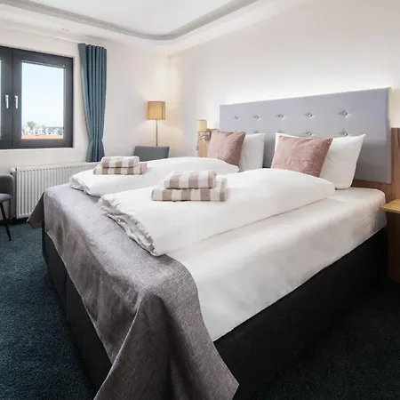 מלון Nordseehotel Tausendschoen *
